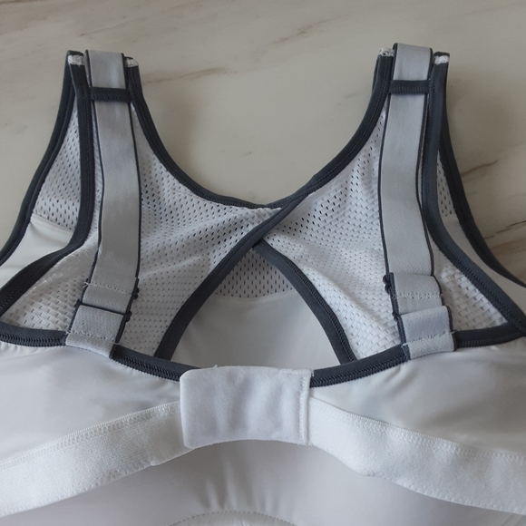 MAIDENFORM Wirefree White Gray Trim High Impact Sports Bra Sz 38D - NWOT - Picture 8 of 9
